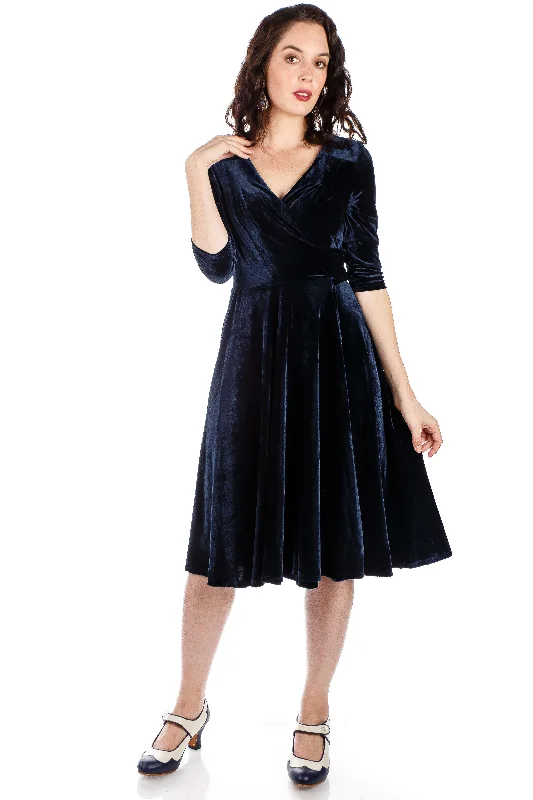 1940s Evelyn Velvet Dress in Navy